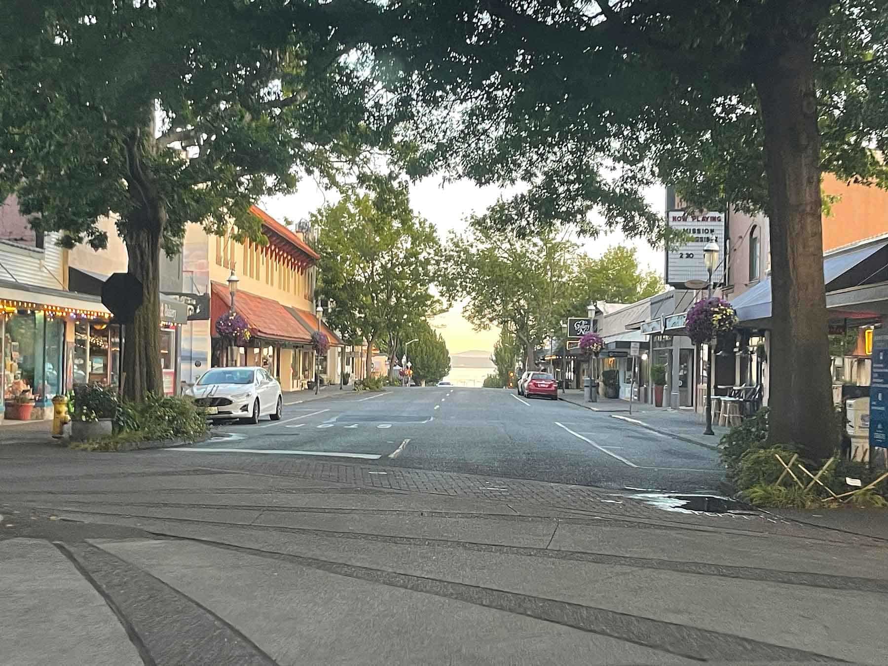 Living in Edmonds, WA - Your 2026 Neighborhood & Real Estate Guide 9 Edmonds main street round about at sunrise
