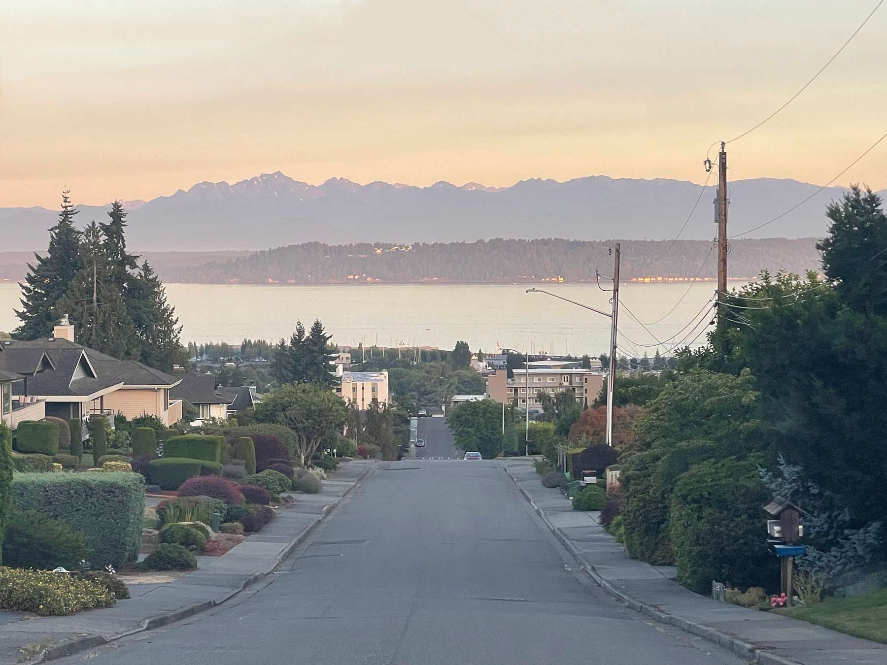 Edmonds bowl view of the puget sound from residential street